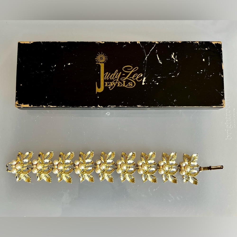 Vintage Judy Lee Gold-Tone Leaf Bracelet
